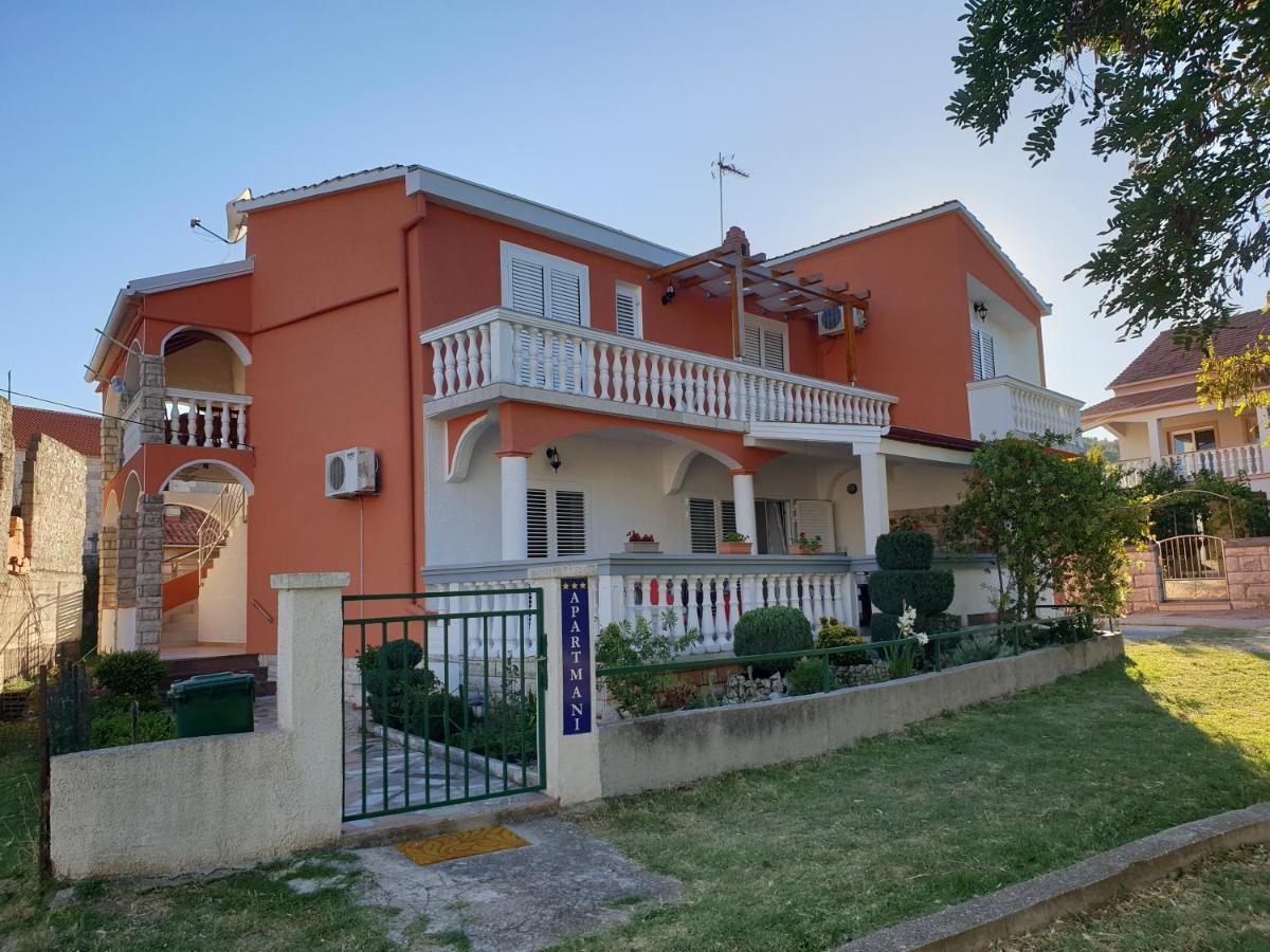 Apartments Martinovic By The Sea Kukljica Buitenkant foto