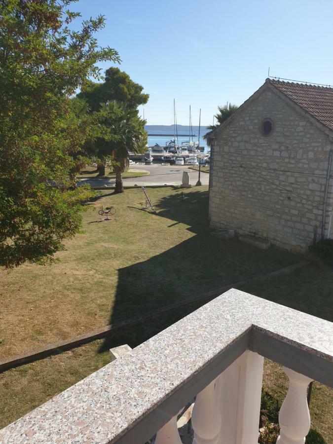 Apartments Martinovic By The Sea Kukljica Buitenkant foto